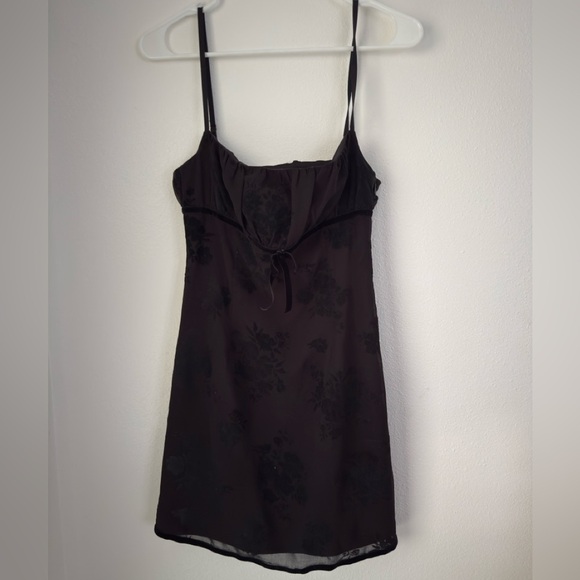 PRINCESS POLLY BLACK VELVET MESH FLORAL COREY MINI DRESS SIZE 2 - Picture 1 of 8